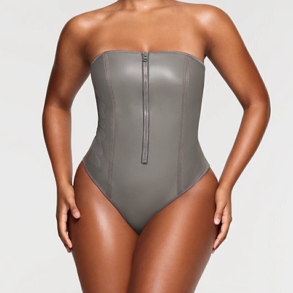 SKIMS Other - NWT Skims rubberized scuba swim strapless one piece bikini swimsuit gray chalk